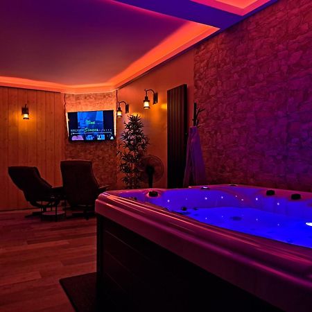 Ospaloft, Meuble Haut De Gamme Avec Spa Privatif アラス エクステリア 写真